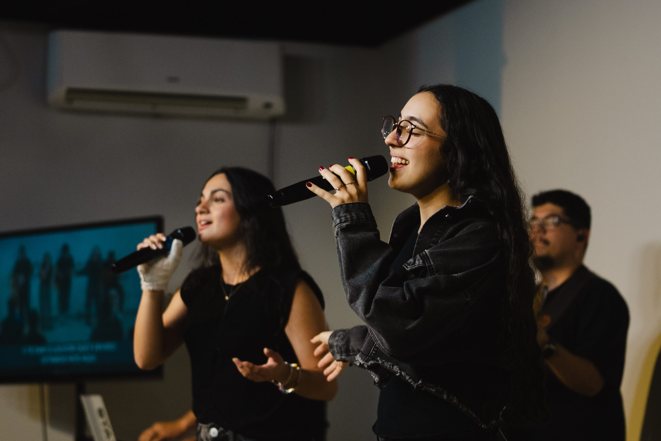 Meninas cantando